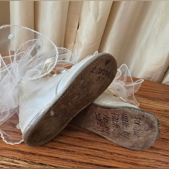 OOAK Club P31 Vintage Baby Shoes Decoration - Picture 5 of 6